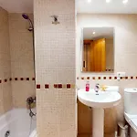 Apartment Yuka En Luminoso Con Terraza Y Piscina By Family Homes