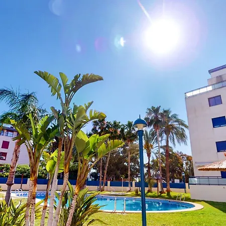 Apartment Yuka En Luminoso Con Terraza Y Piscina By Family Homes