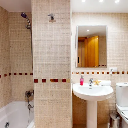 Apartment Yuka En Luminoso Con Terraza Y Piscina By Family Homes